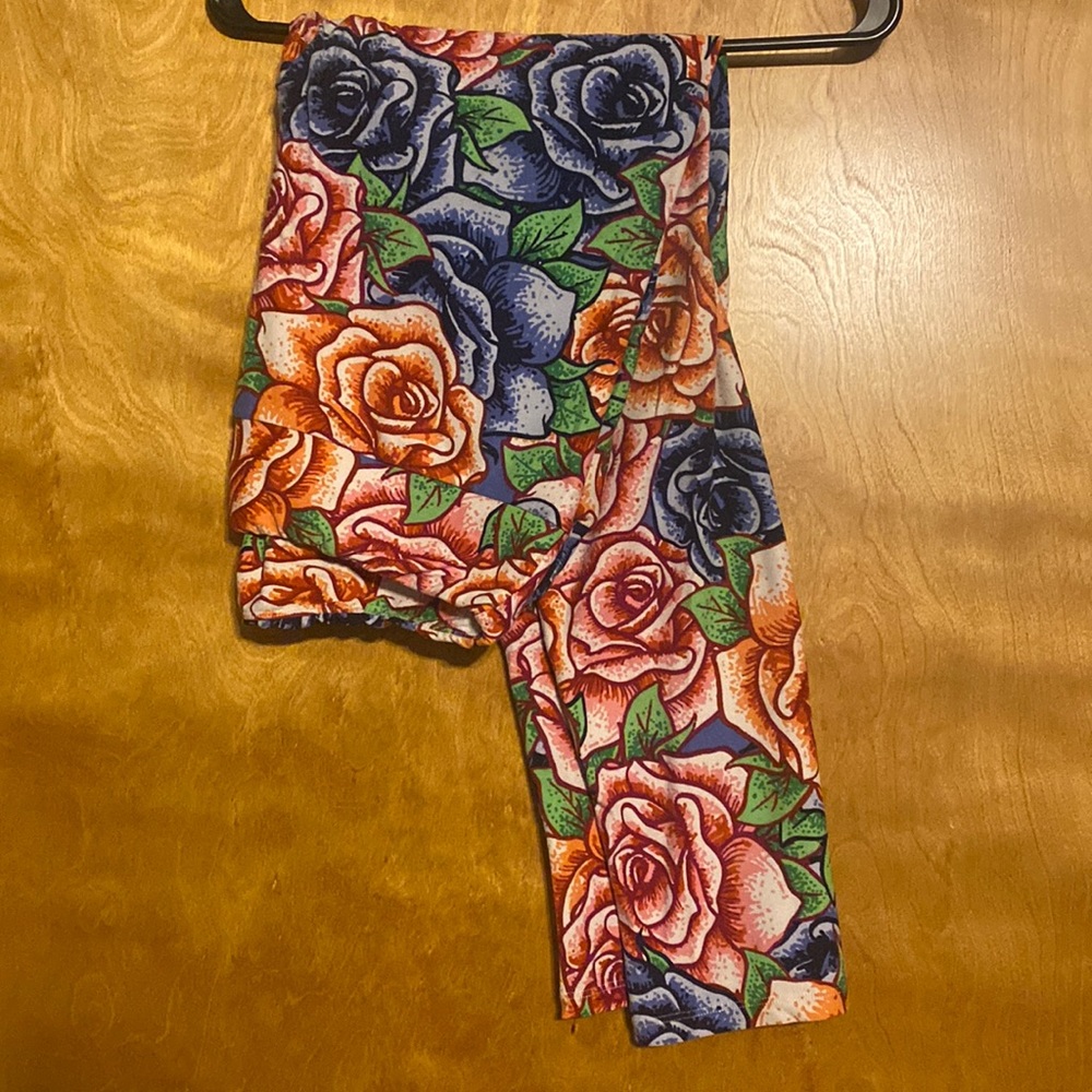 Rose LulaRoe leggings TC